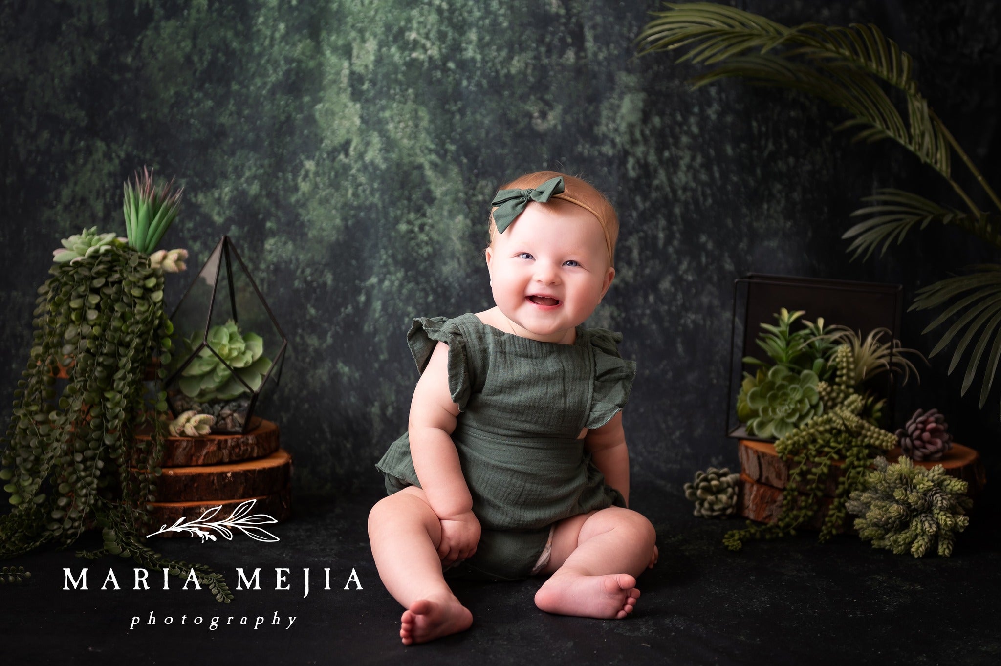 Deep Green Black Spot Abstract Backdrop LM-01389