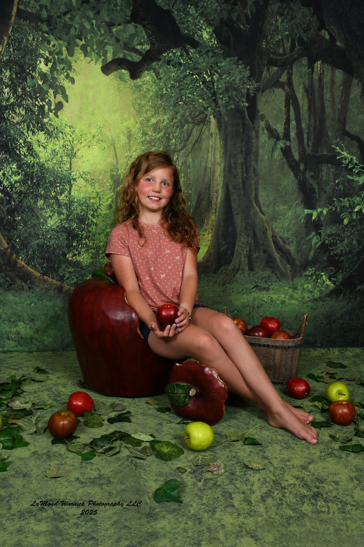 Secret Forest Big Tree Green Backdrop for Photo Studio LV-837