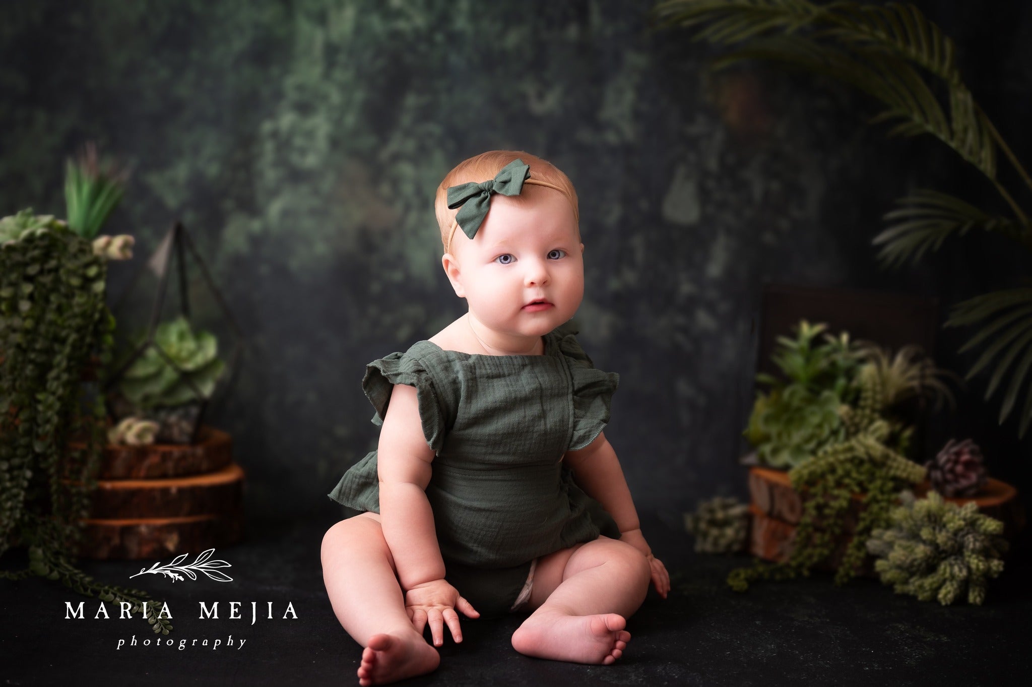 Deep Green Black Spot Abstract Backdrop LM-01389