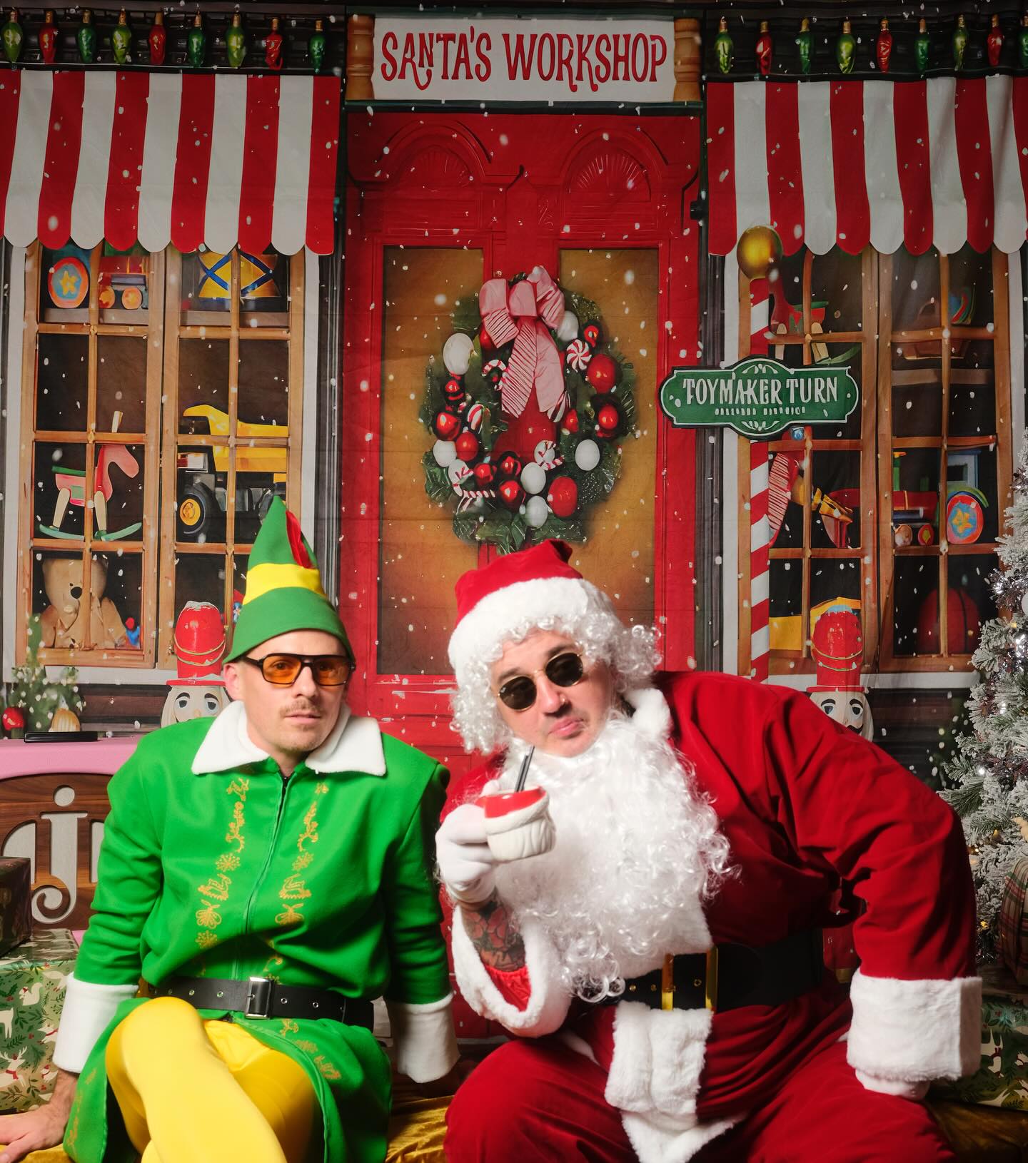 Santa's Workshop Nutcracker Christmas Backdrop M6-93