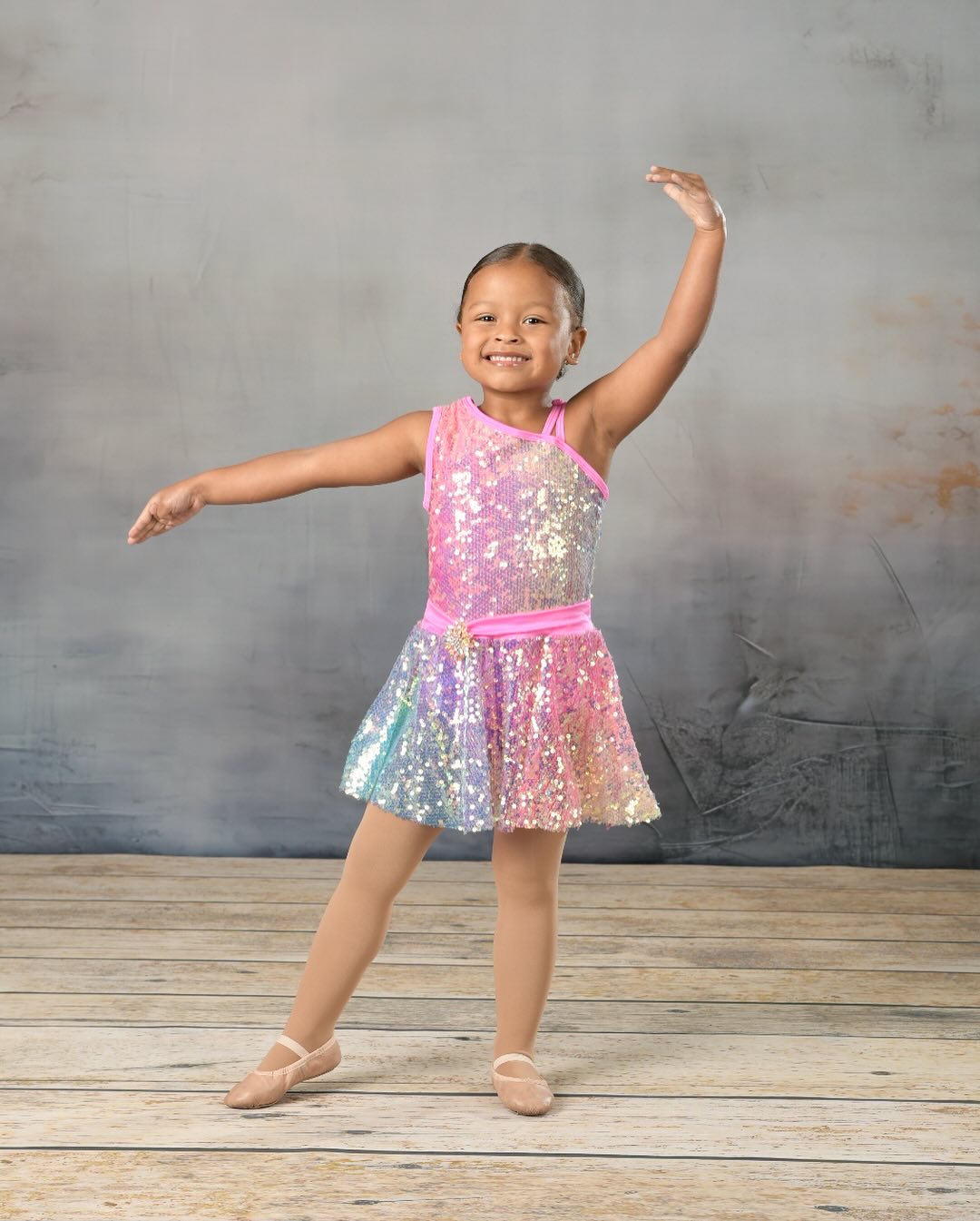 Portrait Grey Backdrop Stately Gold Grey Wall Backdrop BRP11-619