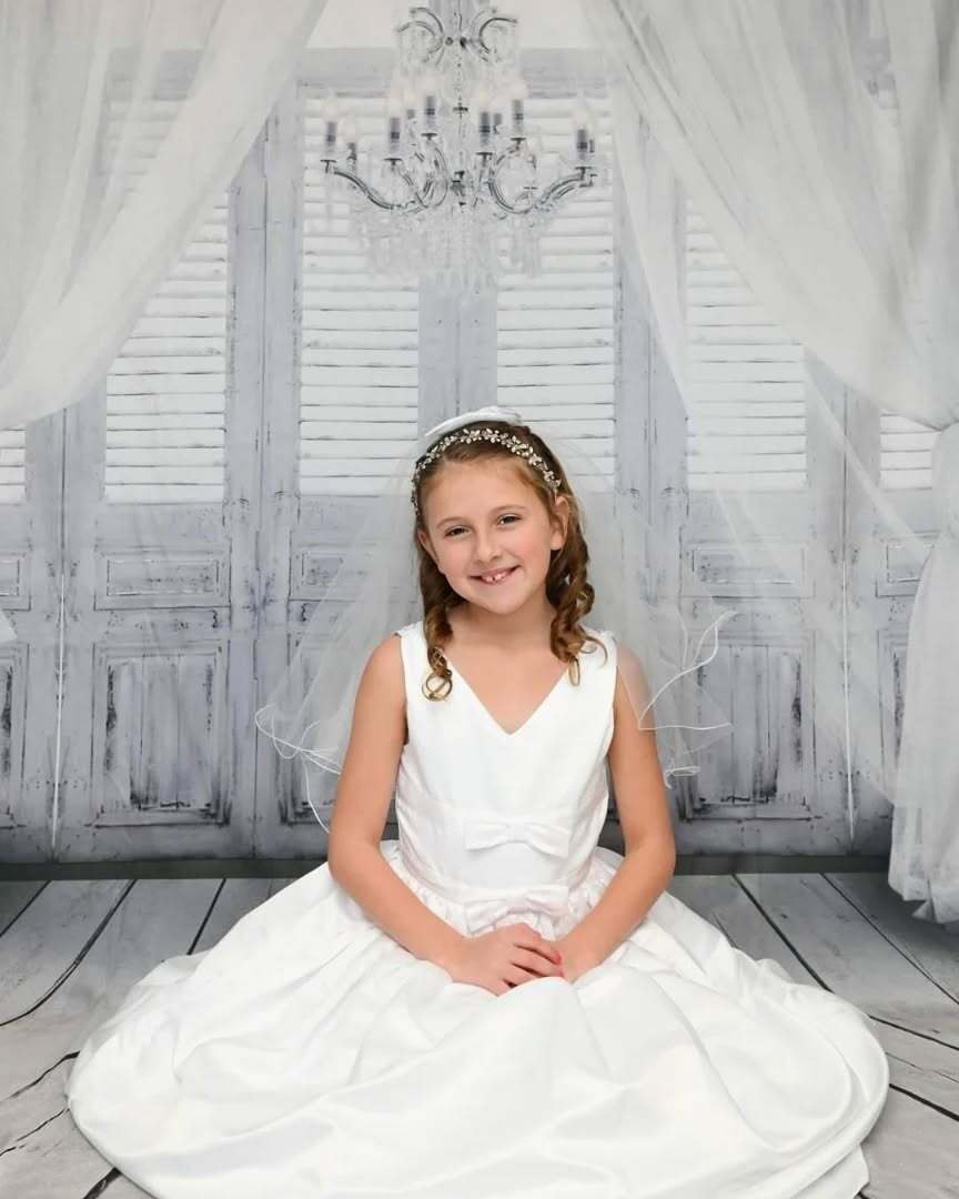 White Retro Wood Door Window Curtain Backdrop for Photo Shoot CM-6259