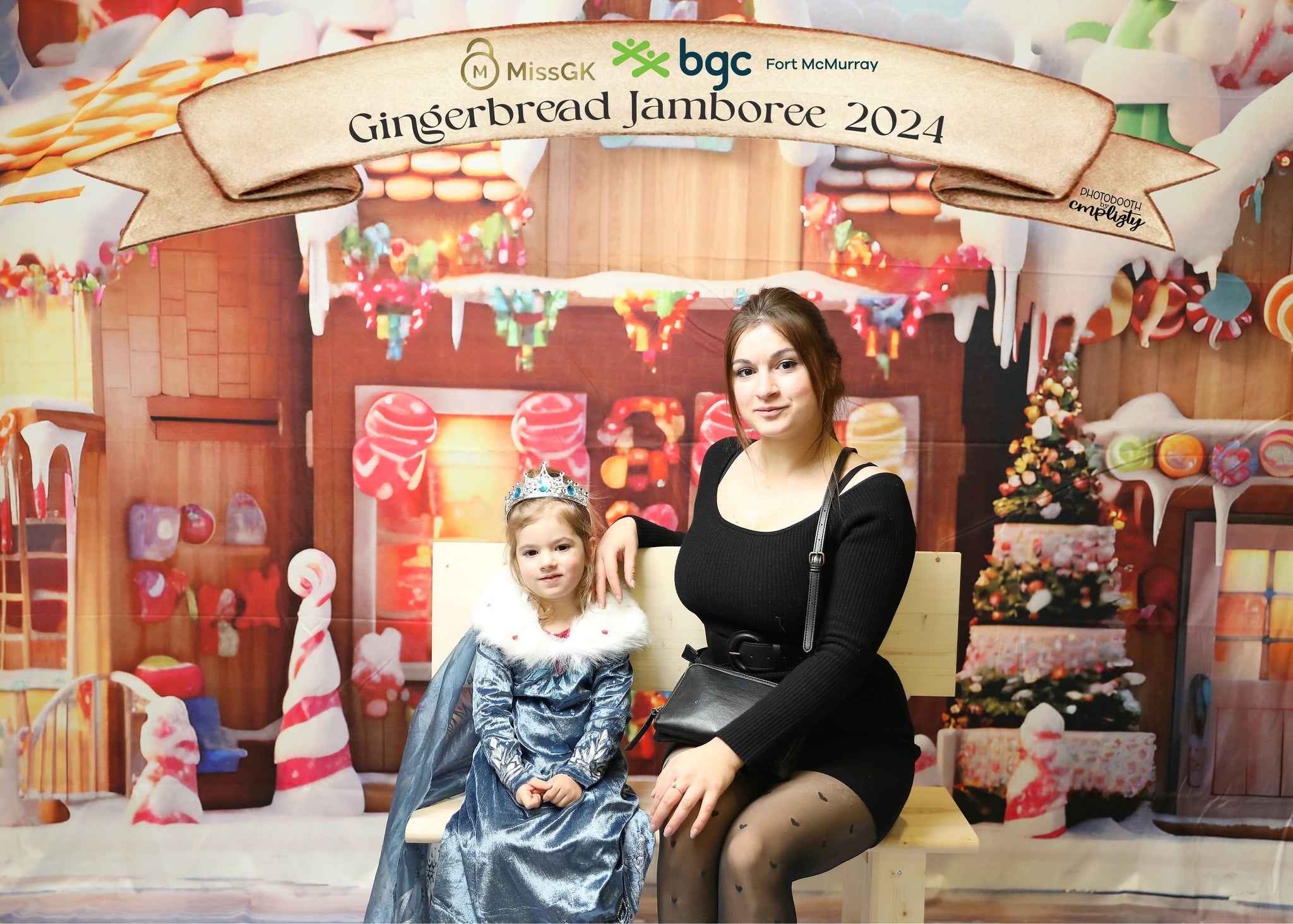 Christmas Snowy Gingerbread Candy House Backdrop M9-37