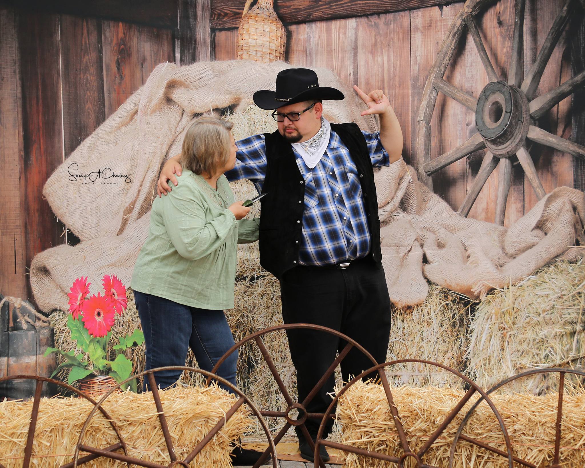 Old Barn Backdrop West Cowboy Vintage Wooden Barn Straw Backdrop LV-802