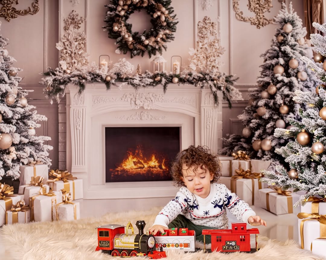 White Fireplace Christmas Trees Wreath Backdrop RR8-38